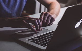 攀上高枝！比亚迪重金赞助曼城，网友调侃：王钰栋终于有机会踢欧冠了